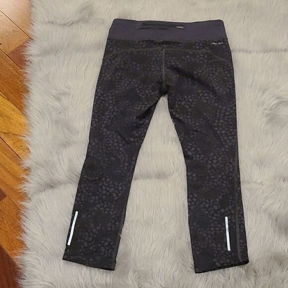 Nike dry fit black capri leggings size small - Picture 4 of 6